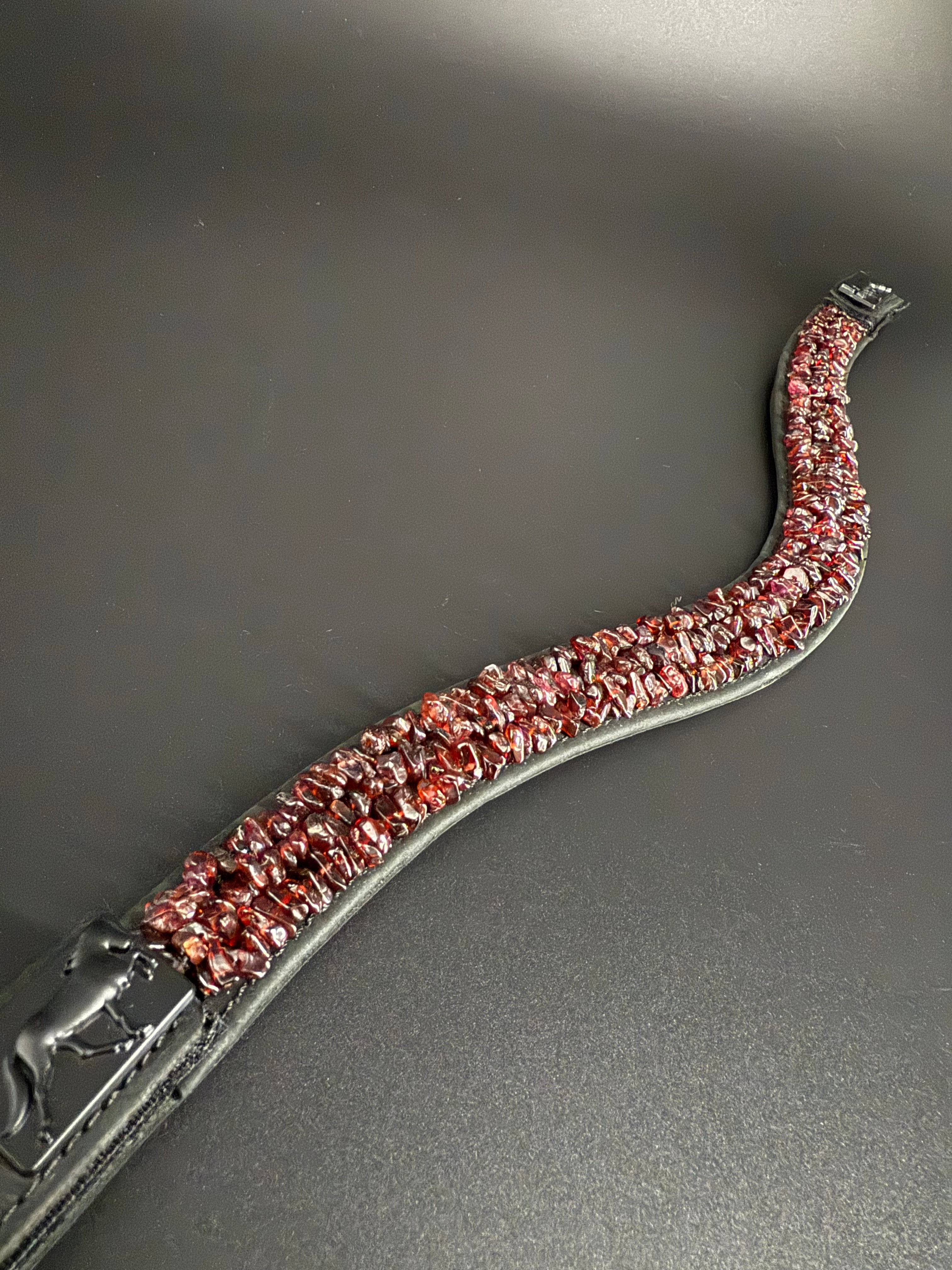 Ára Curve Granat - Sofort Verfügbar